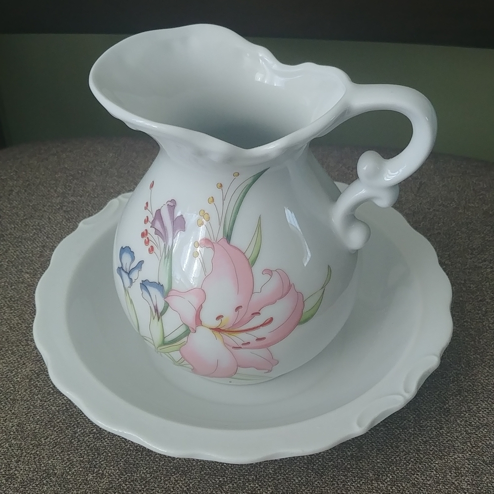 Ceramic Pitcher with plate Made in Japan